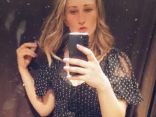 AdelleSweet's Live Cam