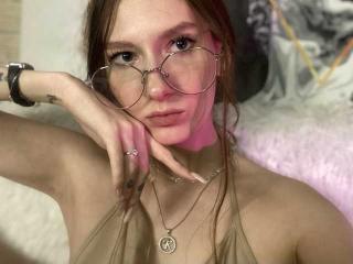 KiraRumGirl's Live Cam