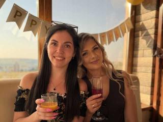 Vika19981-ValeriA98's Live Cam